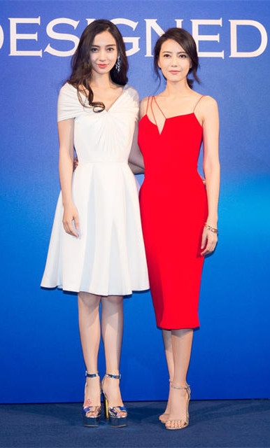 Baby高圆圆红衣白裙斗艳