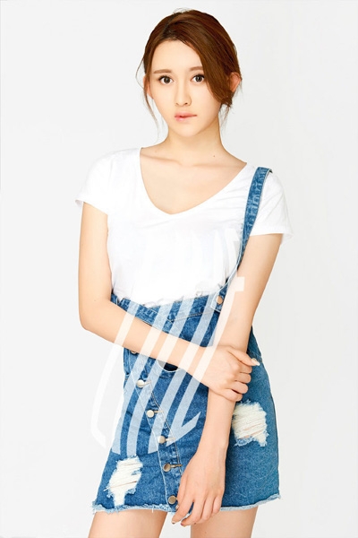 小G娜拍写真 尖脸大眼网红范儿