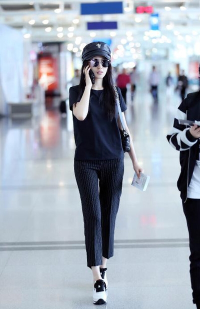 网友心疼张天爱 新剧剧组没钱买戏服