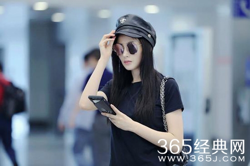 网友心疼张天爱 新剧剧组没钱买戏服