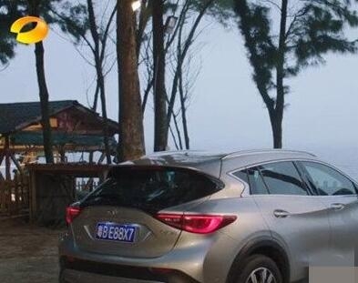 是尚先生尚铂燃开的车是什么牌子的