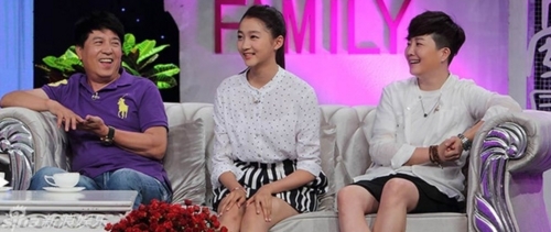 关晓彤身世遭扒 家庭背景曝光