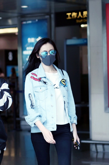 张天爱贴心与粉丝互动 撩妹技能开挂逆天