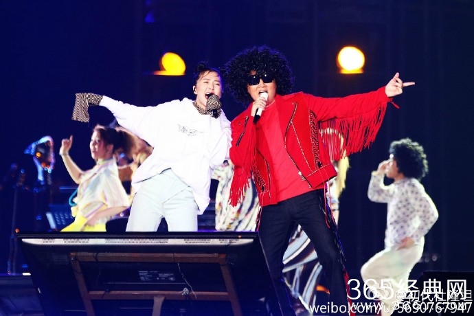 孙楠小女儿首度曝光 大眼萌萌哒