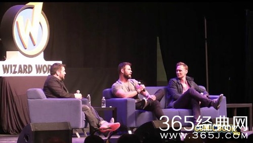 美国队长公布恋情 粉丝心碎