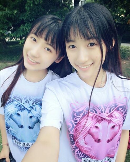 复旦双胞胎走红 青春靓丽备受关注