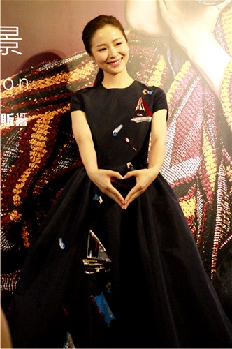 江一燕上海办摄影展 照片感动众人