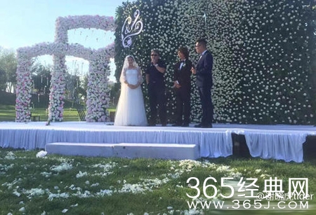 沈眉庄挺孕肚大婚 已怀孕6个月