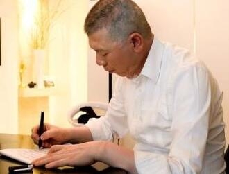 冯小刚示爱徐帆 网友感慨：最好的爱情