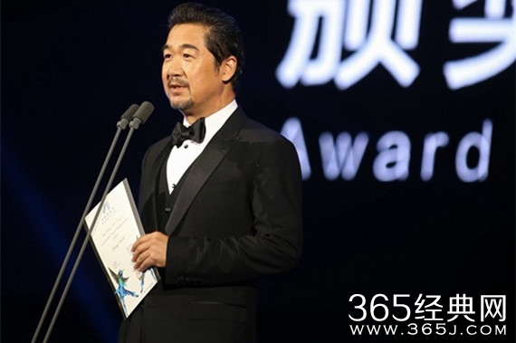 张国立荣获中英电影节特别贡献奖