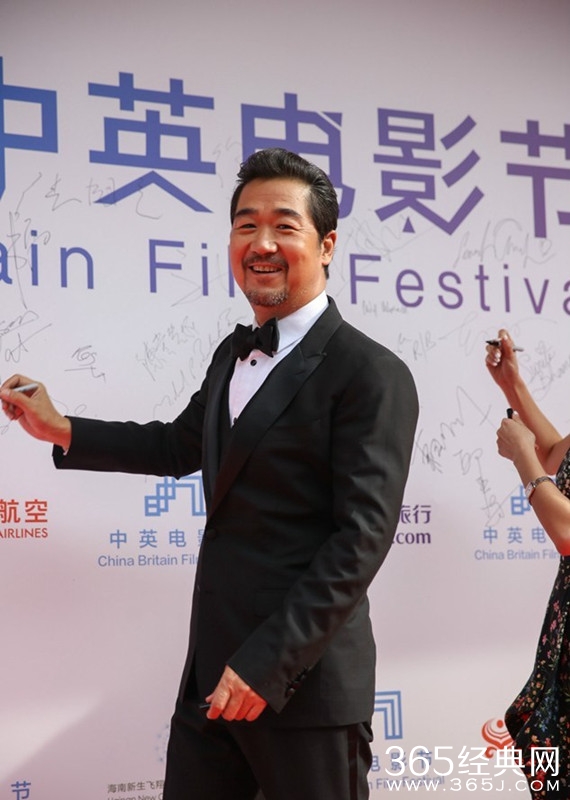 张国立荣获中英电影节特别贡献奖