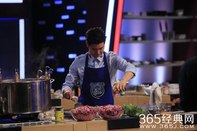 星厨3开播！ 跳水王子烹黑暗料理？