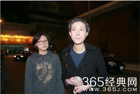 盘点成龙一生对不起的四个女人 竟然有她