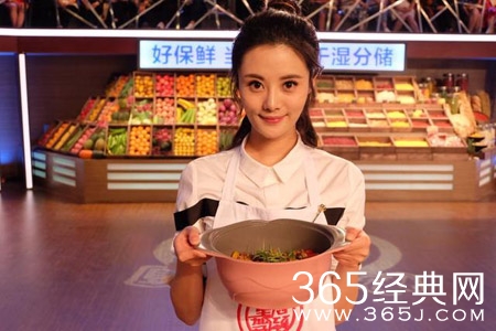 90后隋雨蒙迎综艺首秀 做栗子烧鸡挑战前辈