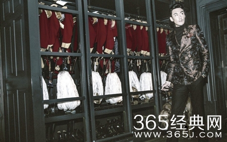 胡兵曝复古写真大片 尽显型男绅士魅力