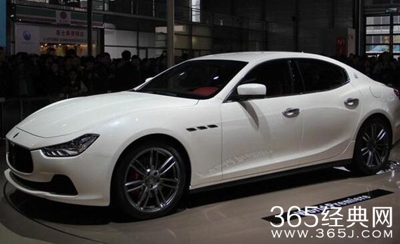 Doctors朴信惠开的跑车什么牌子型号