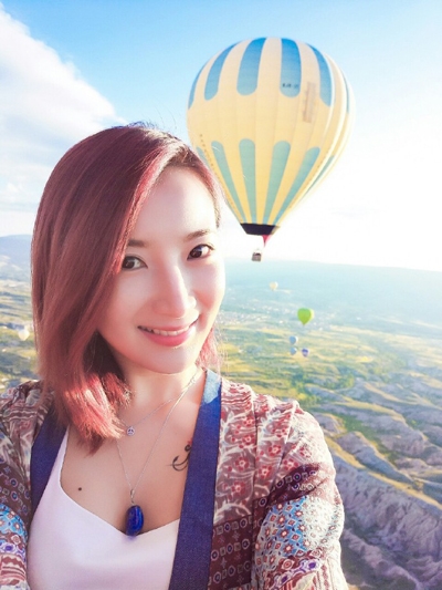 与新欢秒分手？许婧晒美照发文强调“一个人”