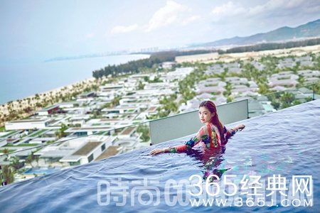 林允夏日写真大片曝光 气质出众演绎花季少女