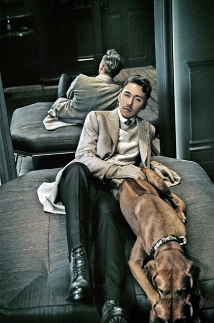 胡兵曝复古写真大片 尽显型男绅士魅力