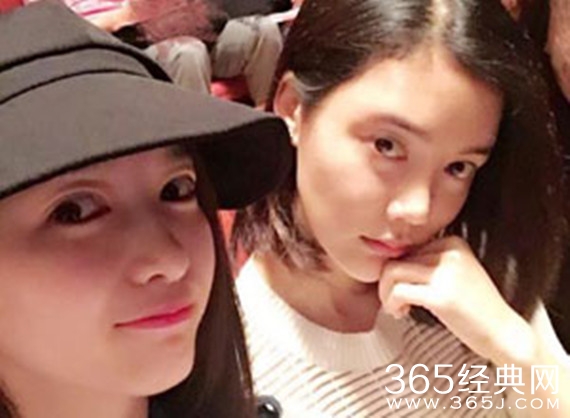 车晓江疏影合影 淡妆还是浓抹风度丝毫不减