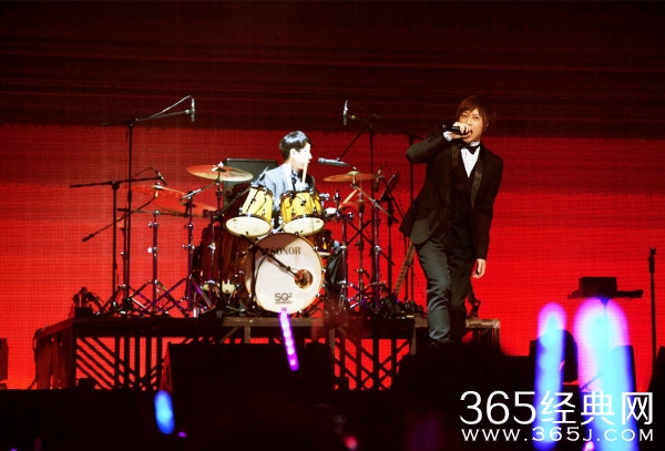 黄牛囤积五月天门票：没钱？陪睡来换