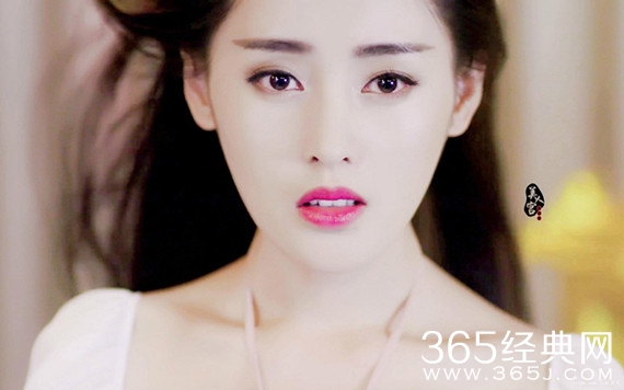 张天爱与粉丝互动 开了挂一样回复粉丝的问题