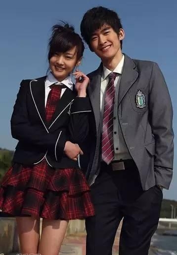 他们说没约好你信吗？ 娜扎张翰先后现身隔空秀恩爱