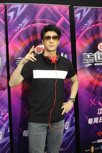 王力宏创作神曲 喊话凤凰传奇求合作