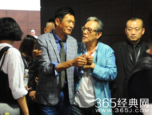 周润发蒙面乘地铁 发哥：这都能认出来