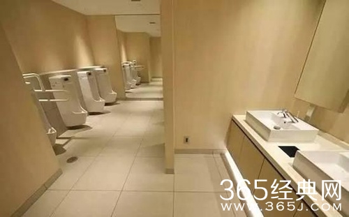 中国大妈靠打扫卫生成日本国宝级匠人