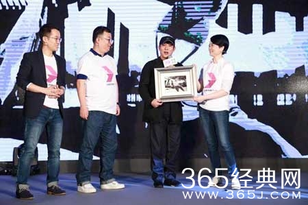 网曝李连杰瘫痪坐轮椅 本尊出面辟谣