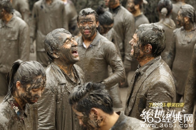 绝地逃亡片段曝光 成龙与约翰尼裸身相约7月22日