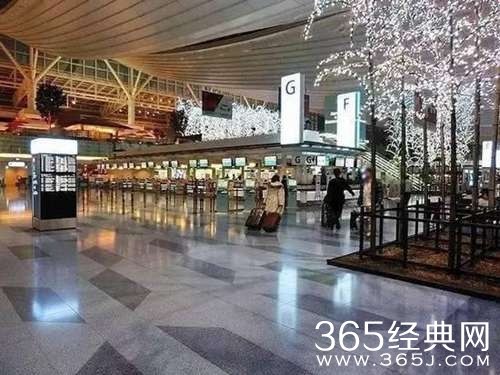 中国大妈靠打扫卫生成日本国宝级匠人