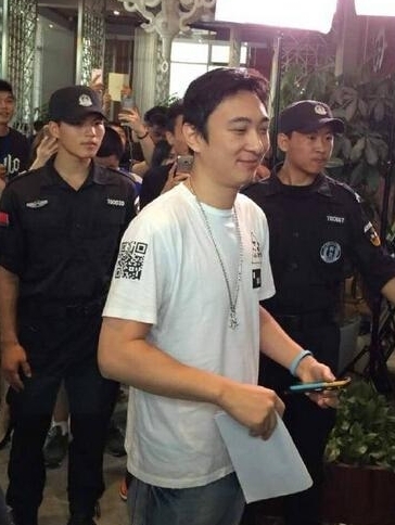 王思聪发飙怒喷自家酒店 ：是我住过最SB的酒店