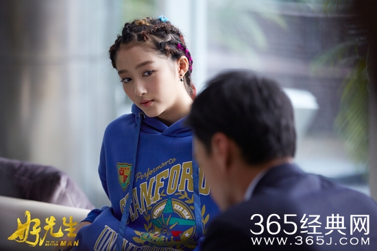 国民闺女关晓彤被北影录取 专业课文化课第一名