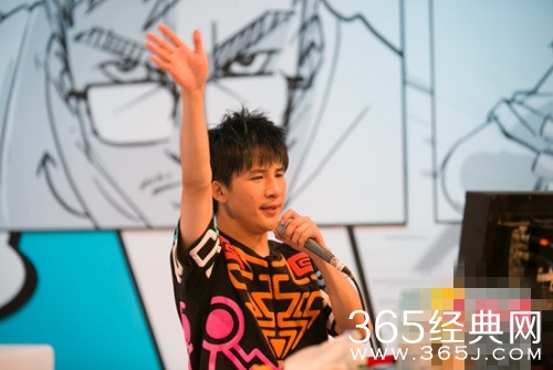 汪涵录节目活泼接地气 大张伟与撒贝宁“抢人”