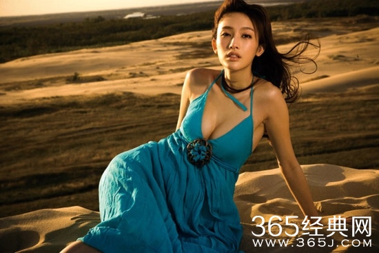 又被韩国欧巴泡走一个 张俪朱镇模逛街上演搂腰杀