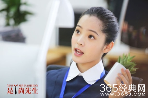 欧阳娜娜点赞黑范冰冰演技微博 网友：多读书