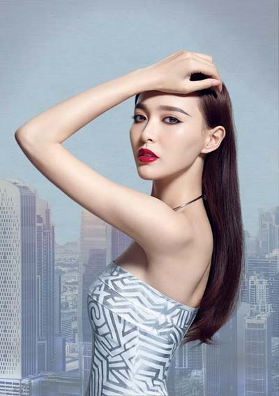 唐嫣拍时尚大片 女王气场霸气十足