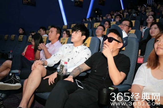 《极速前进》上海点映 郭晶晶霍启刚频“发糖”