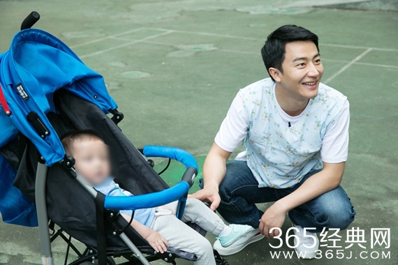 周迅黄轩关爱重症孤儿 傲娇翻译官变暖男