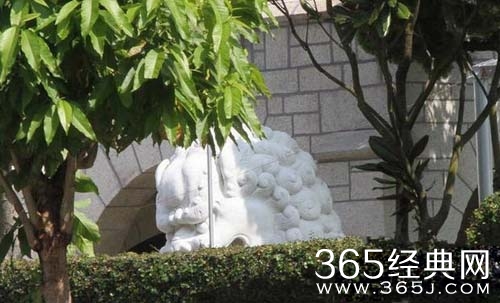 郭晶晶夫妻豪宅曝光 录制节目尽显甜蜜