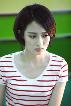 大眼萌妹！ 孙佳雨为“余罪”剪掉一尺发