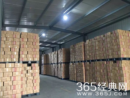 正能量 黄晓明向洪灾追加200万救援物资