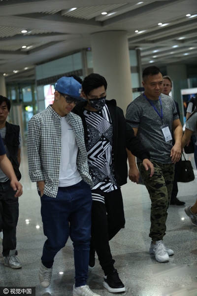 周杰伦林志颖俩奶爸同行 大聊育儿经