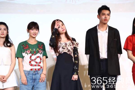 致青春首映会 吴亦凡刘亦菲难忘分手戏