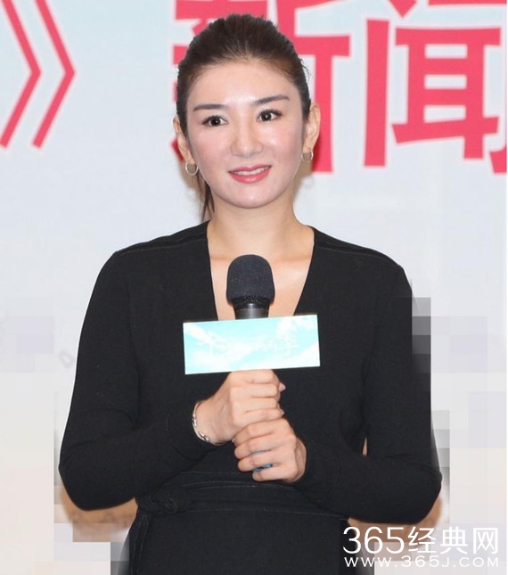 整容后遗症?黄奕近照脸部浮肿笑容僵硬惨不忍睹