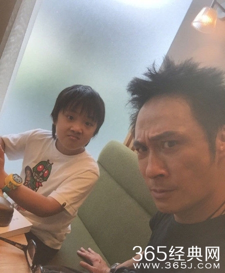 费曼体重飙升变肉嘟嘟 网友：小男神挺住