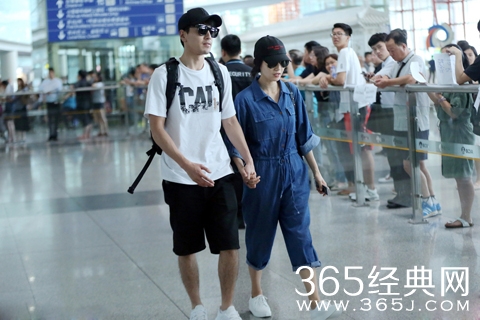 单身狗开饭了！高圆圆赵又廷同框秀恩爱