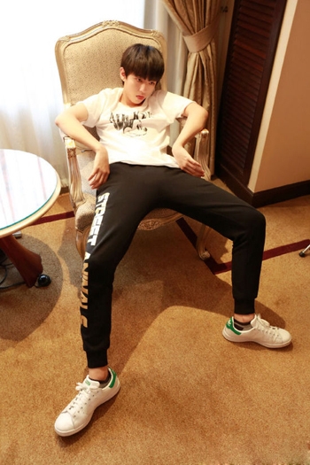 王俊凯晒跑步前后对比照 化身北京瘫